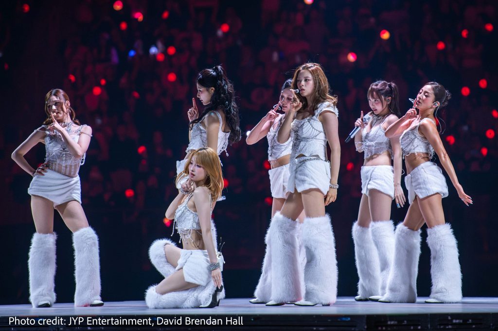 TWICE-IN-AUSTIN-2026-NIGHT-2-GROUP-SHOT-1-